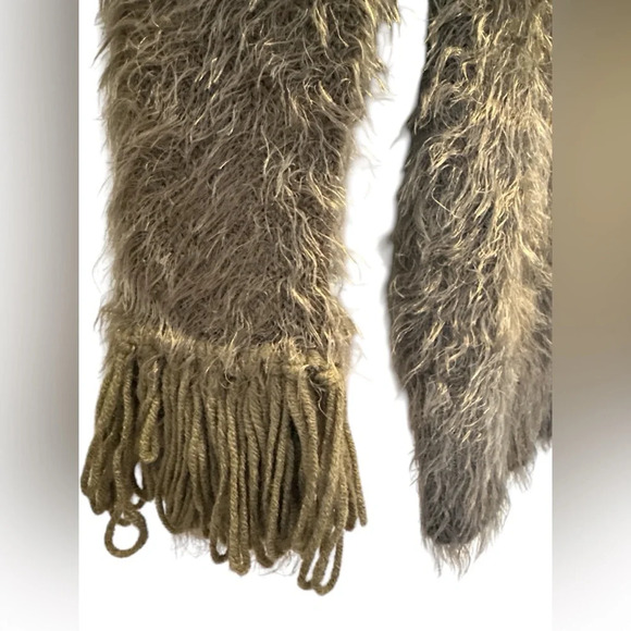 Lapis Brown Soft Stretchy Shaggy Hair Lion Neck & Cuffs Sweater - Picture 4 of 7